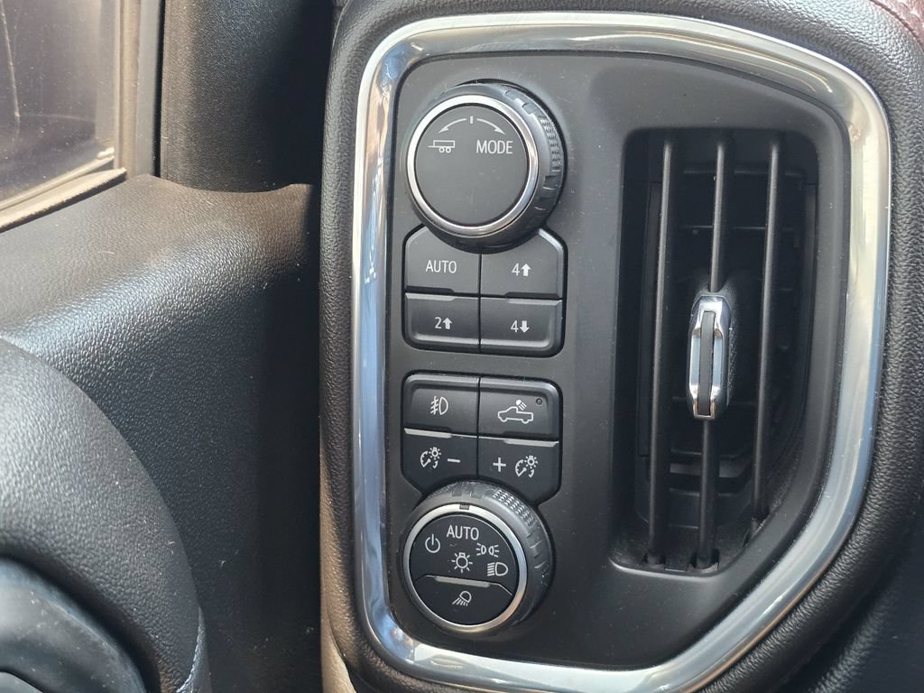 Used 2020 Chevrolet Silverado 1500 LT Trail Boss w/ Midnight Edition AWD/4WD image 23