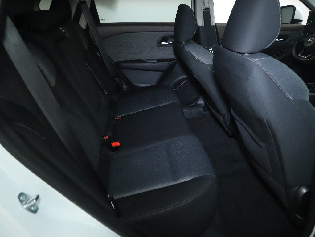Used 2023 Nissan Rogue SV AWD/4WD image 32