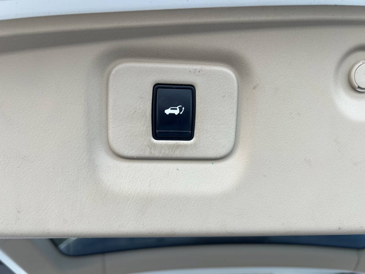 Used 2015 Nissan Pathfinder Platinum AWD/4WD image 18