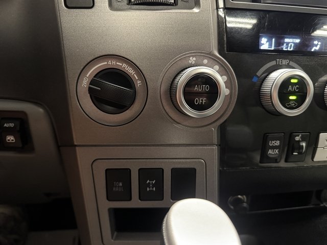 Used 2015 Toyota Sequoia Limited AWD/4WD image 31