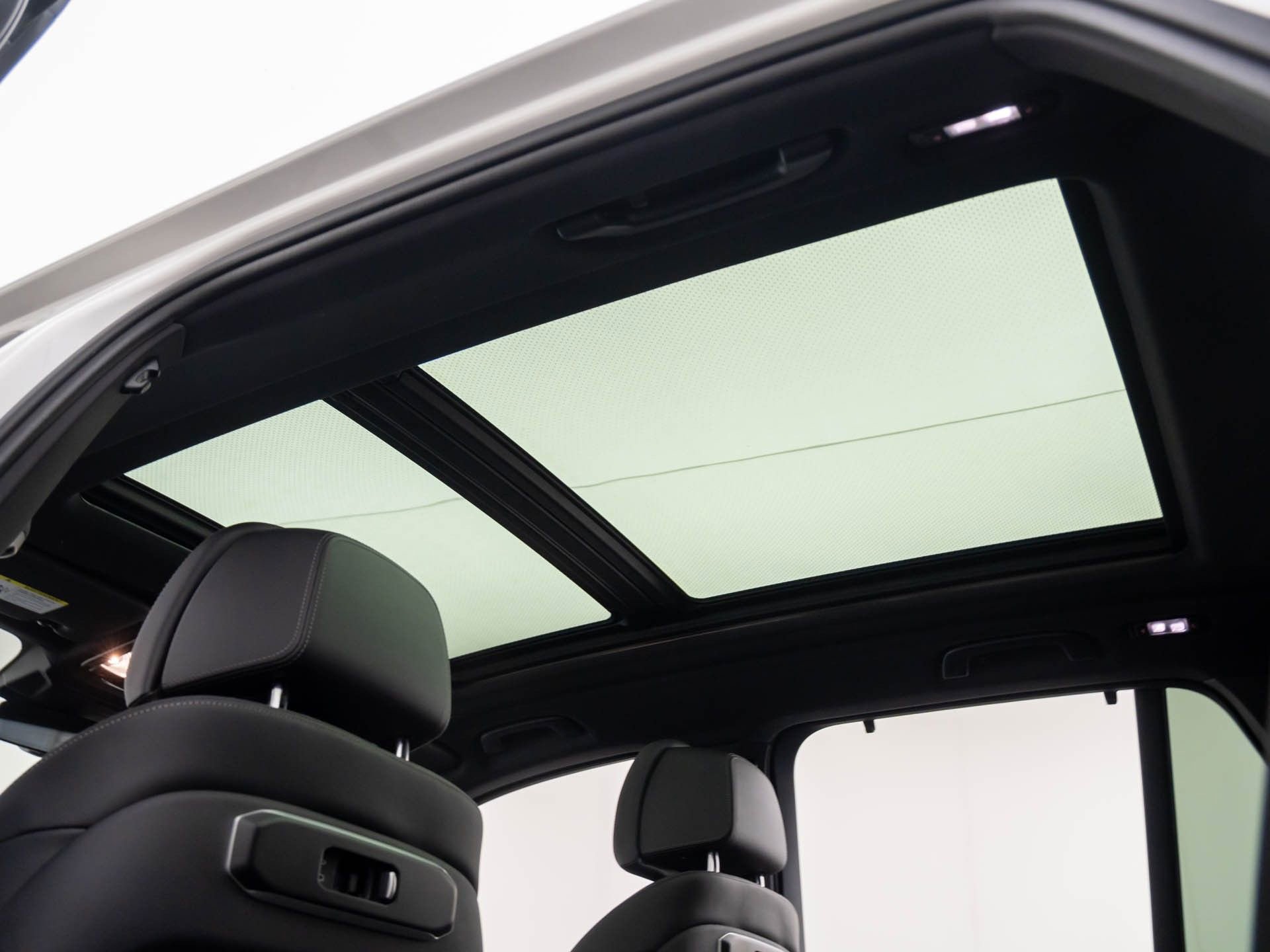 Certified 2024 BMW X5 xDrive50e w/ Executive Package image 20