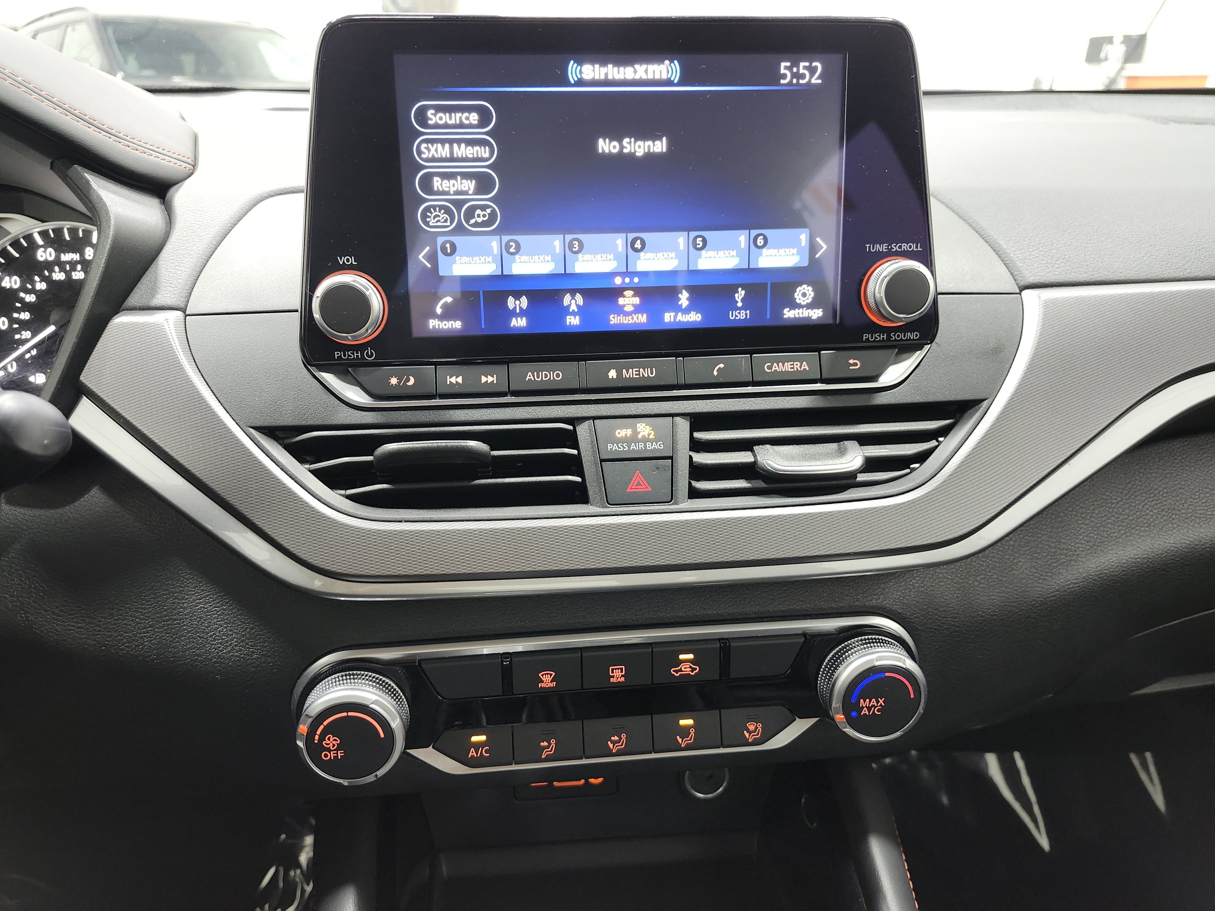 Used 2024 Nissan Altima 2.5 SR image 22