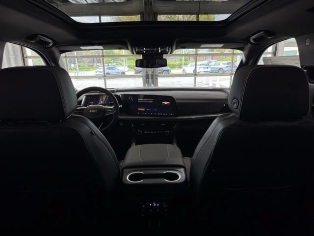 New 2026 Chevrolet Suburban Premier w/ Sun And Tow Package AWD/4WD image 18