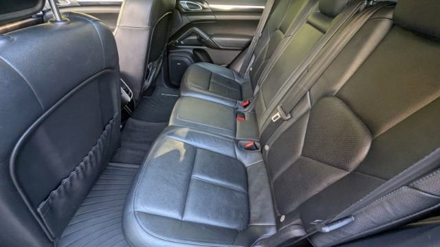 Used 2014 Porsche Cayenne Platinum Edition image 20