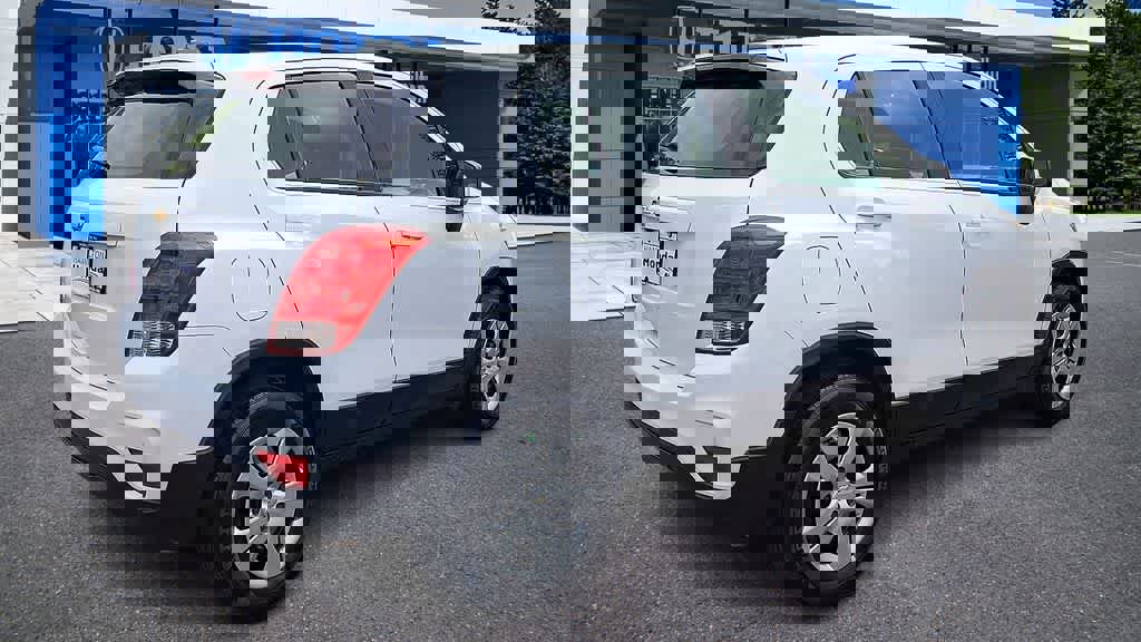 Used 2017 Chevrolet Trax LS FWD image 8