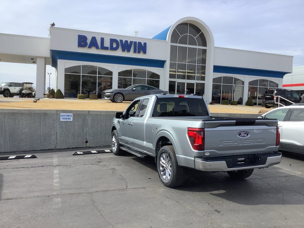 New 2026 Ford F150 XLT w/ XLT Chrome Appearance Package RWD image 5