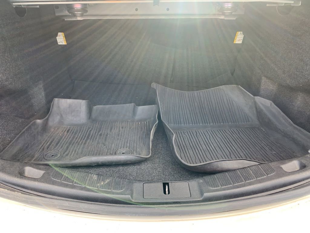 Used 2018 Ford Fusion SE w/ Fusion SE Technology Package image 29