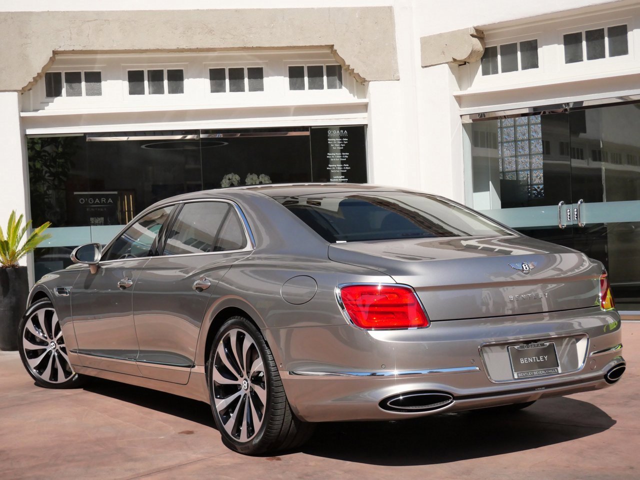 New 2026 Bentley Flying Spur Plug-In Hybrid image 3