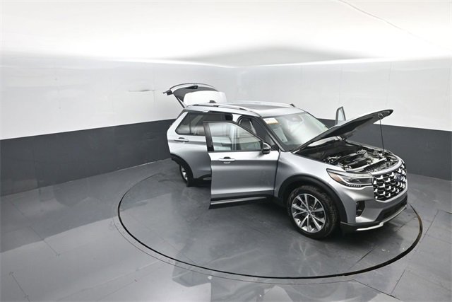 Certified 2025 Ford Explorer Platinum w/ Ultimate Package image 35