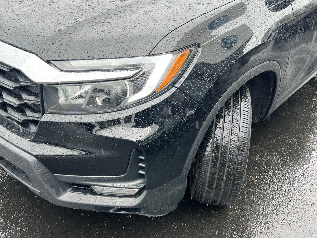 Used 2023 Honda Passport EX-L image 2