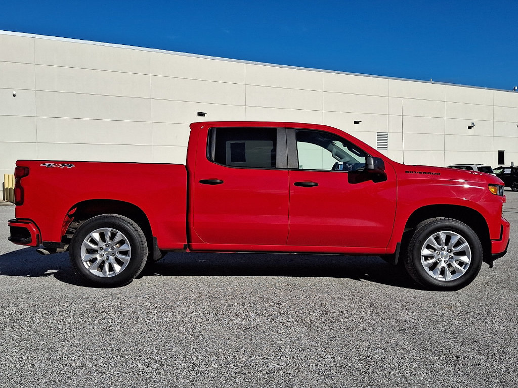 Used 2020 Chevrolet Silverado 1500 Custom w/ Custom Value Package AWD/4WD image 10