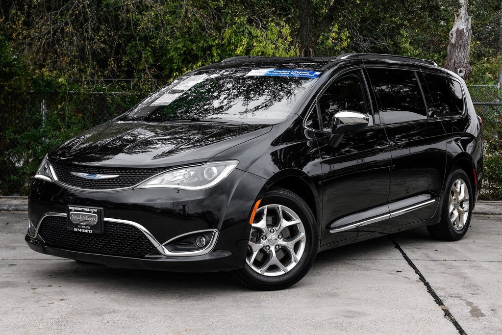 Used 2018 Chrysler Pacifica Limited image 12