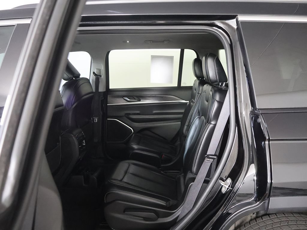 Used 2021 Jeep Grand Cherokee L Limited AWD/4WD image 31
