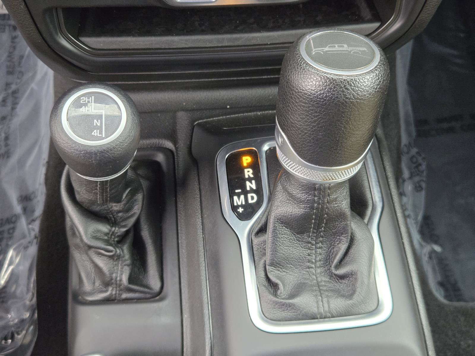 Certified 2022 Jeep Gladiator Sport AWD/4WD image 13