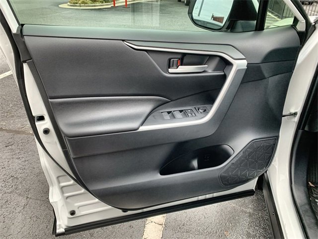 New 2025 Toyota RAV4 SE image 17