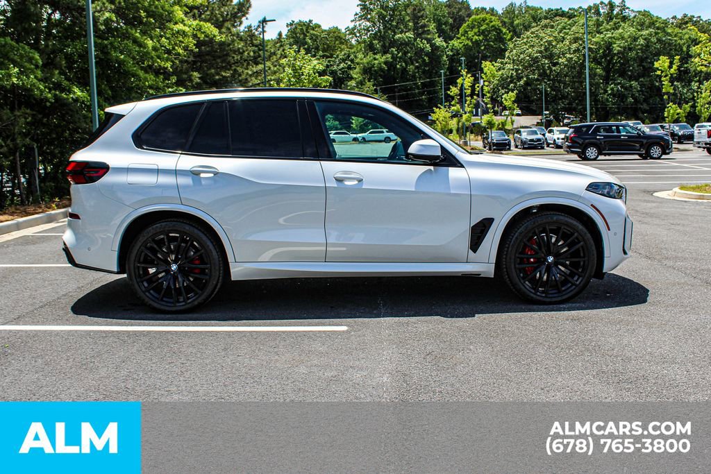 Used 2024 BMW X5 xDrive40i w/ M Sport Package AWD/4WD image 9