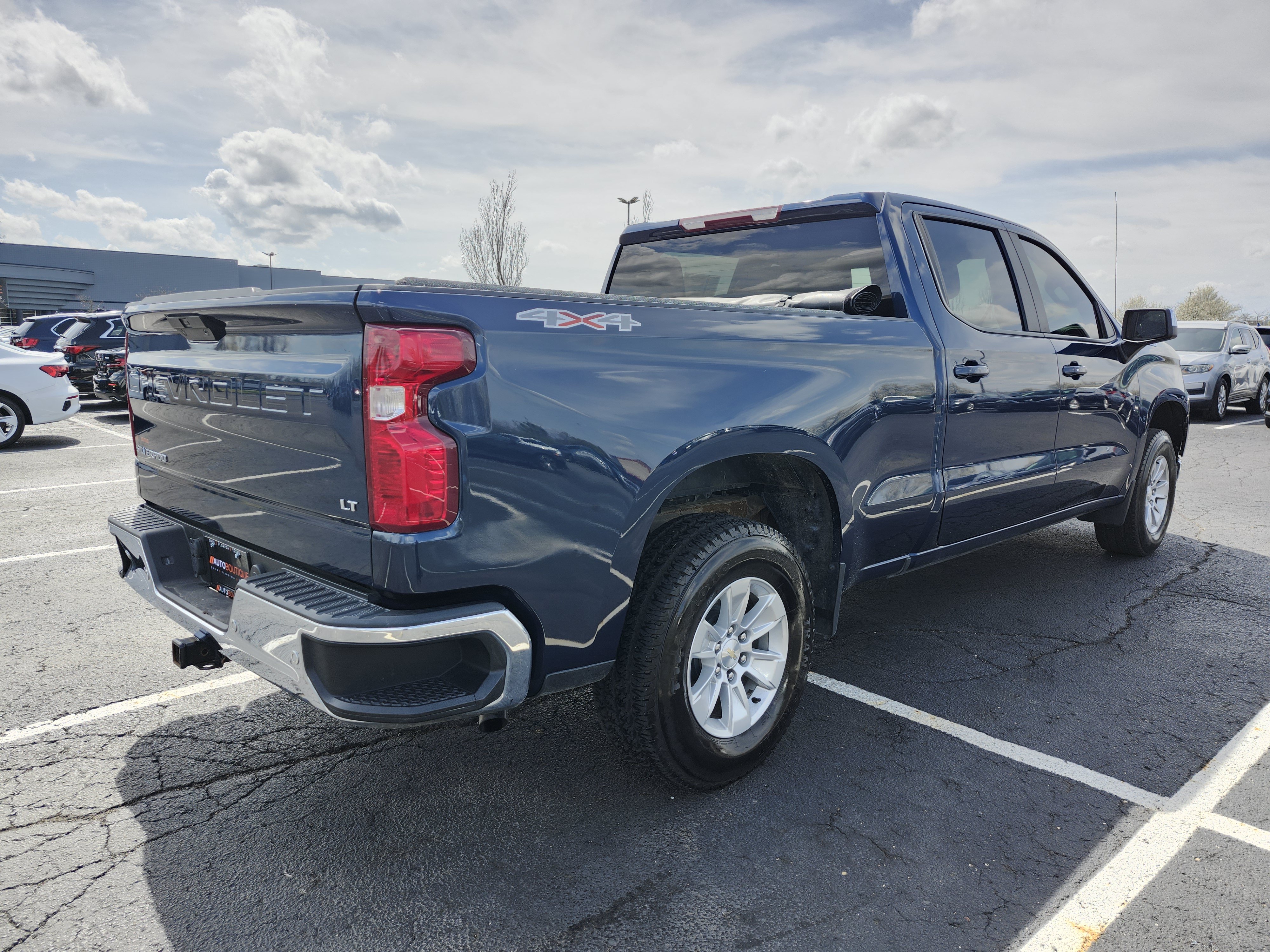 Used 2022 Chevrolet Silverado 1500 LT w/ Safety Package II AWD/4WD image 17