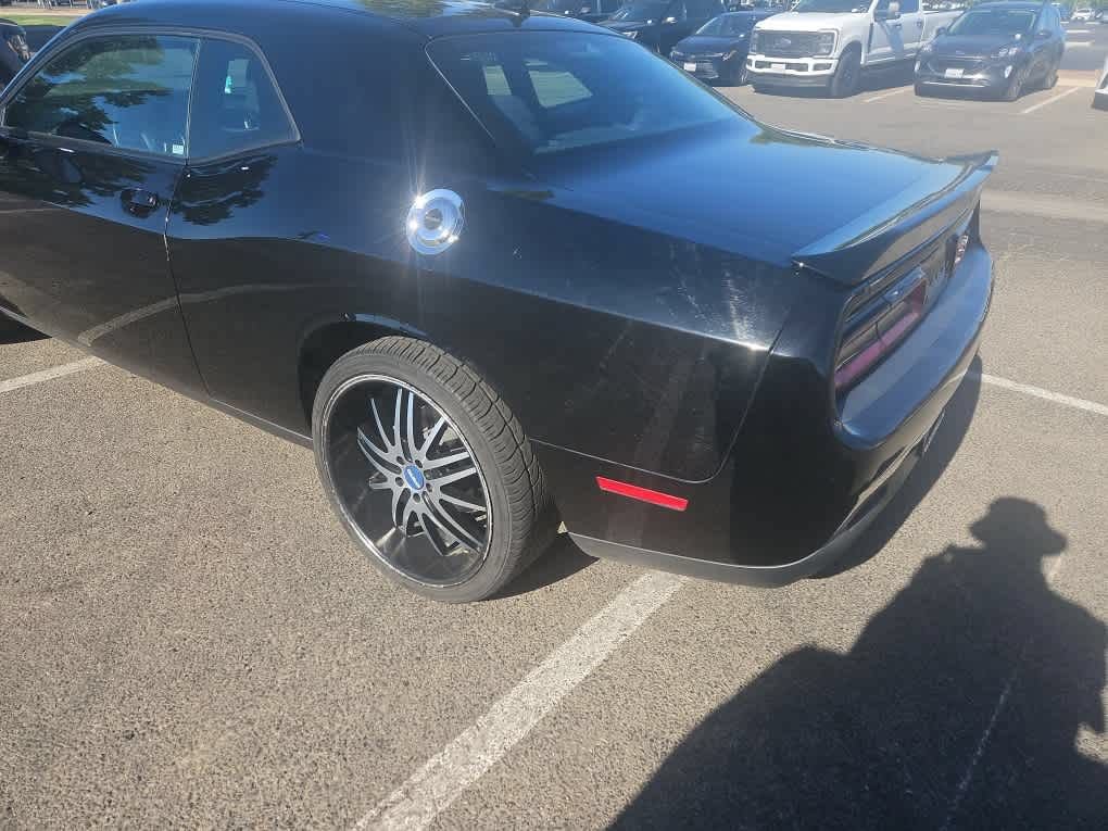 Used 2020 Dodge Challenger SXT RWD image 5