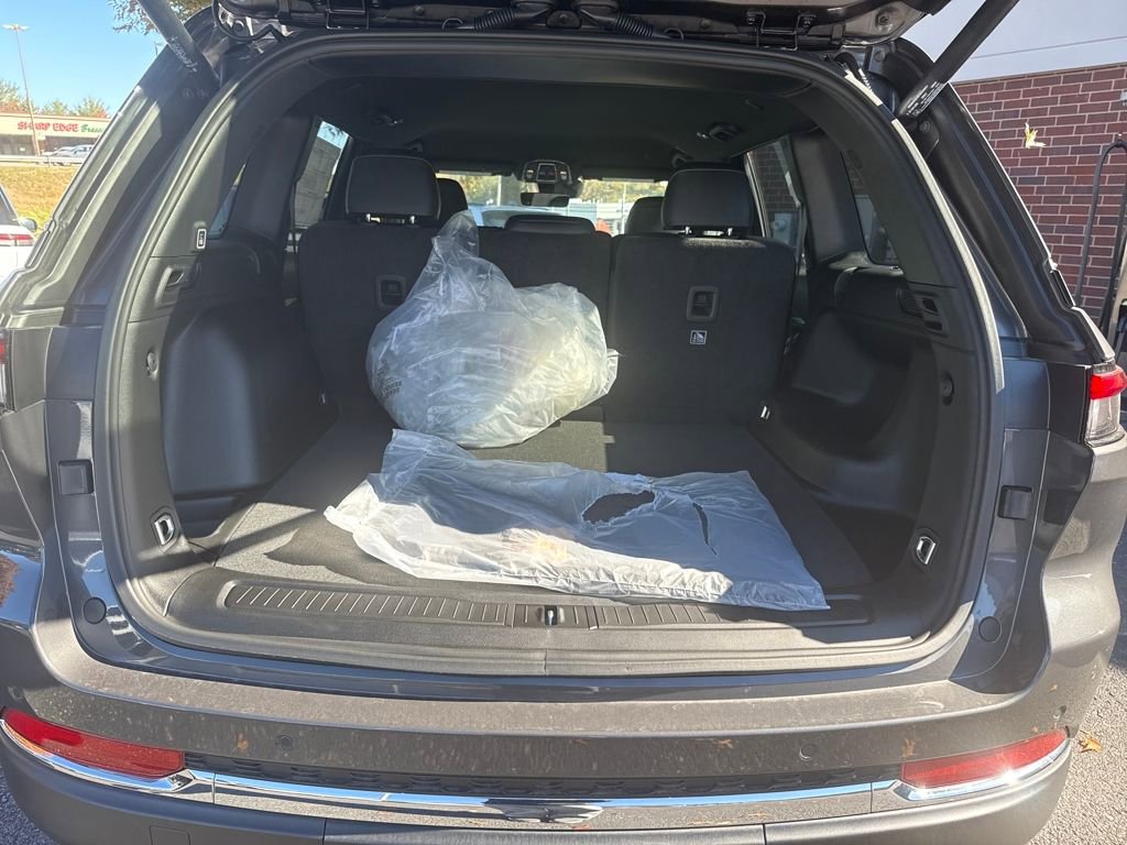 New 2025 Jeep Grand Cherokee Laredo X w/ Luxury Tech Group I image 21