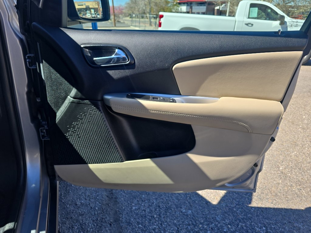 Used 2017 Dodge Journey SE w/ Flexible Seating Group image 23