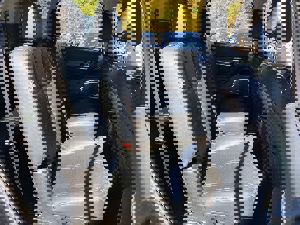 Used 2024 Kia Telluride EX w/ EX Captain's Chair Package image 37