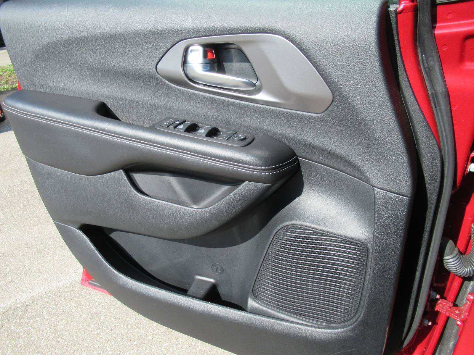New 2026 Chrysler Voyager LX FWD image 21