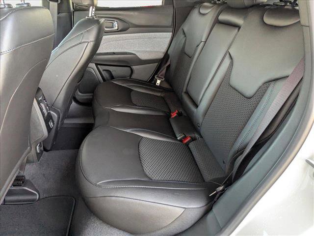 New 2025 Jeep Compass Latitude image 14