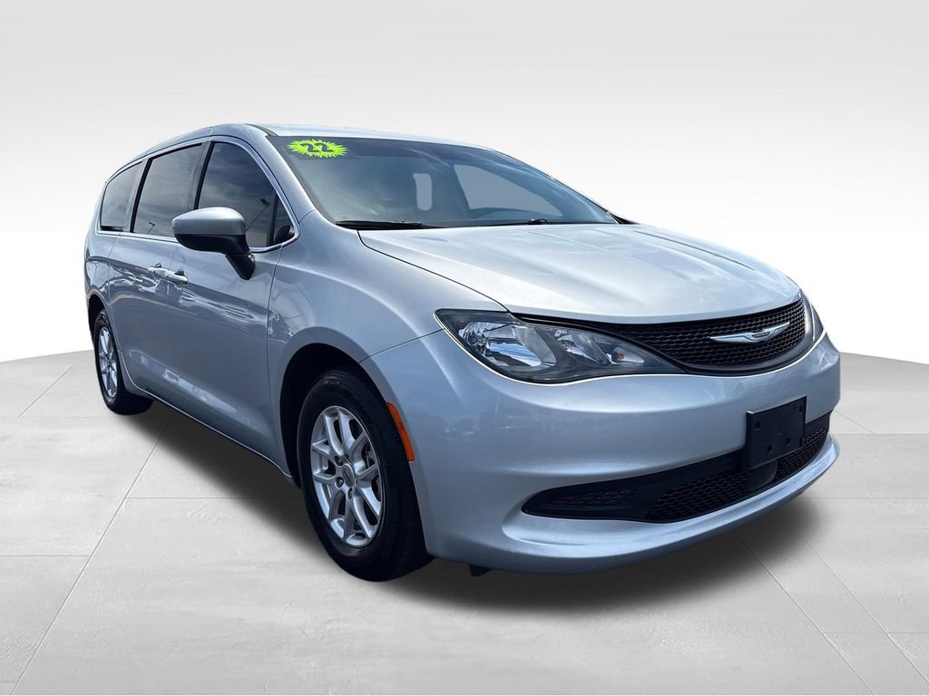 Used 2022 Chrysler Voyager LX FWD image 8