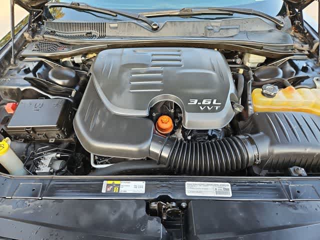 Used 2015 Dodge Challenger SXT Plus RWD image 12