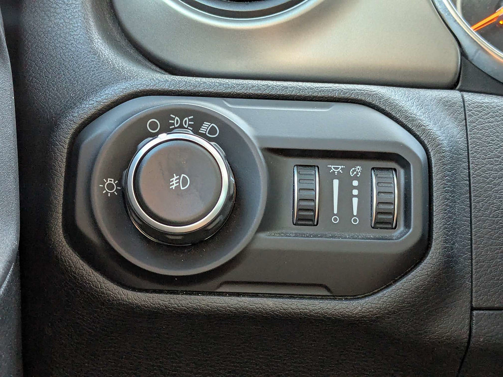 Certified 2020 Jeep Wrangler Sport AWD/4WD image 21