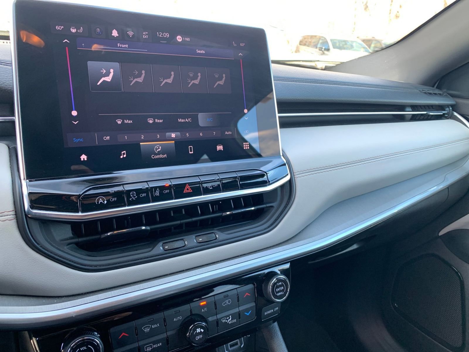 Used 2025 Jeep Compass Limited image 17