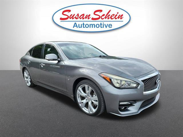 Used 2018 INFINITI Q70 Luxe w/ Sport Package RWD image 21