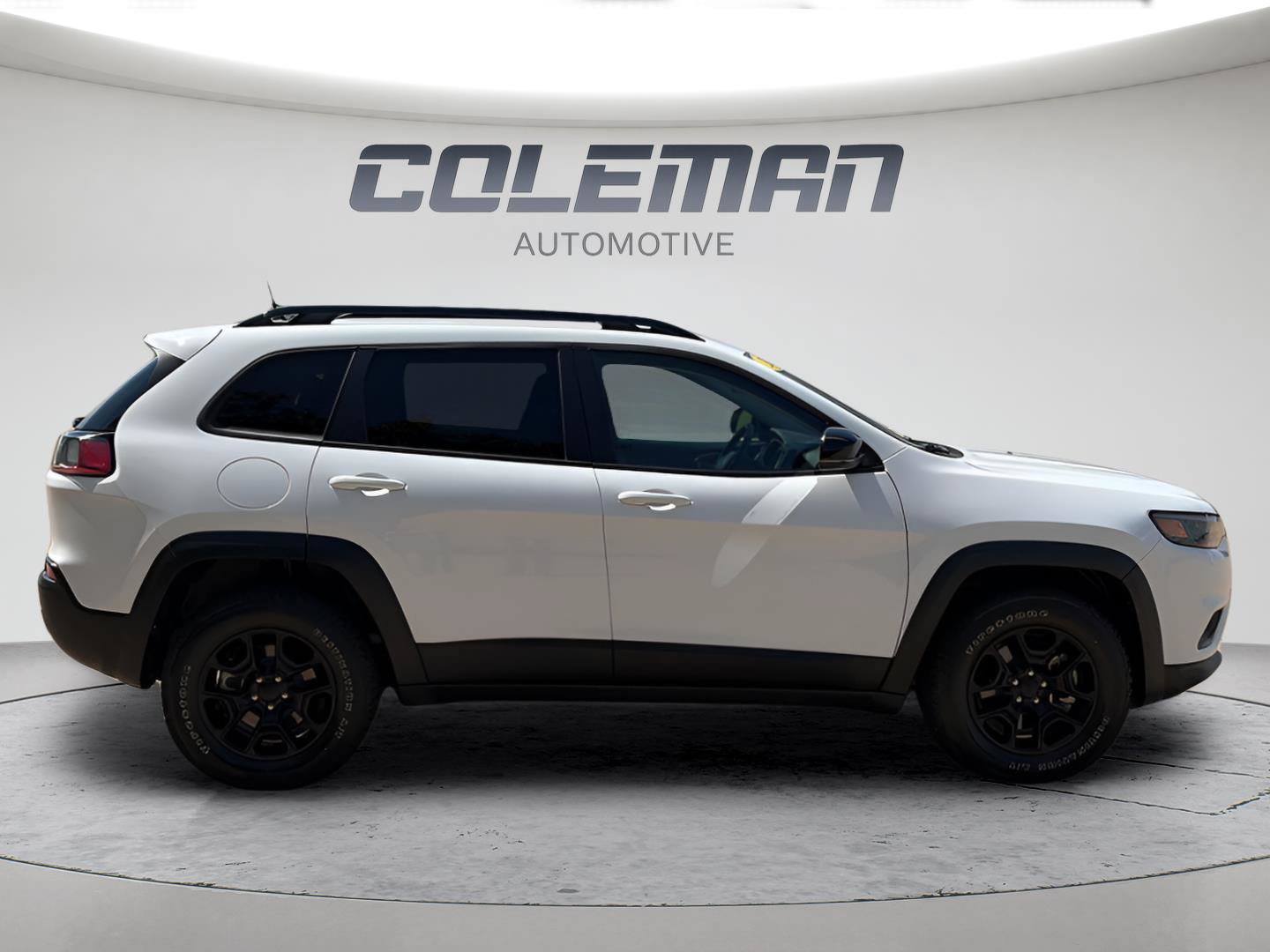 Used 2022 Jeep Cherokee Latitude AWD/4WD image 6