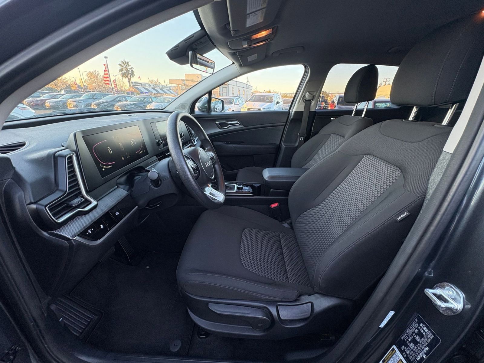 Used 2025 Kia Sportage LX image 25