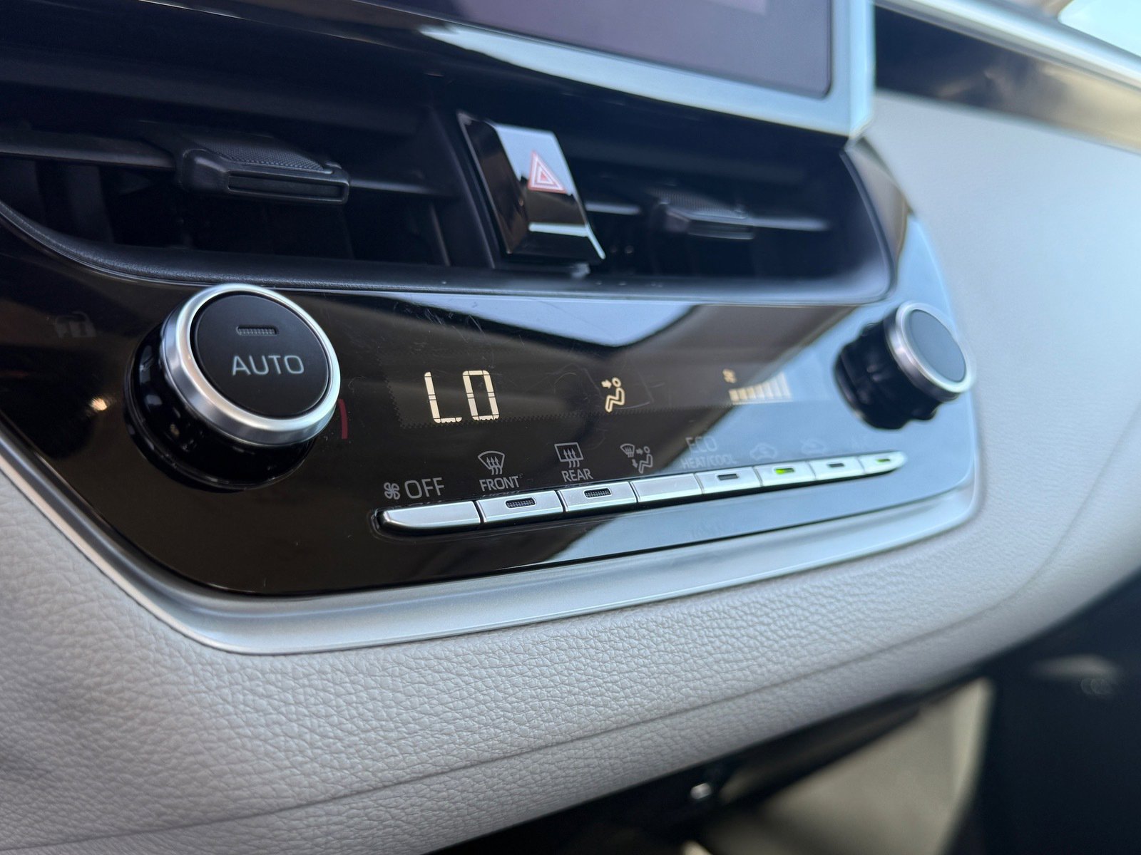 Used 2025 Toyota Corolla LE image 17