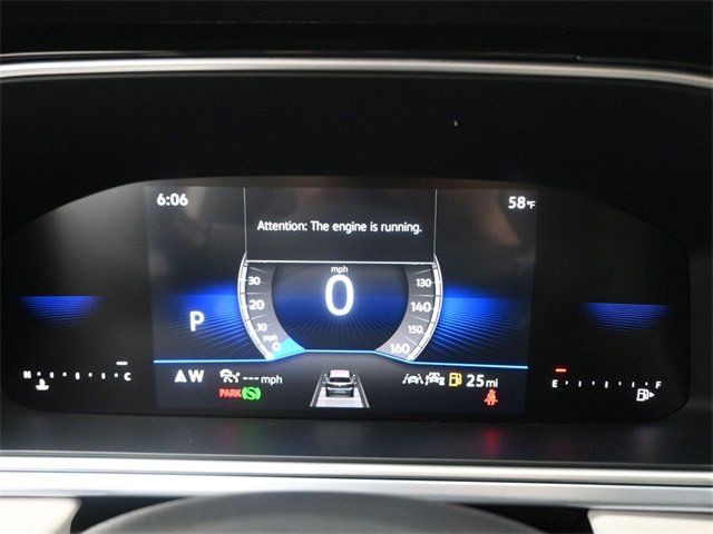 Used 2025 Volkswagen Taos SE w/ Panoramic Sunroof Package image 7