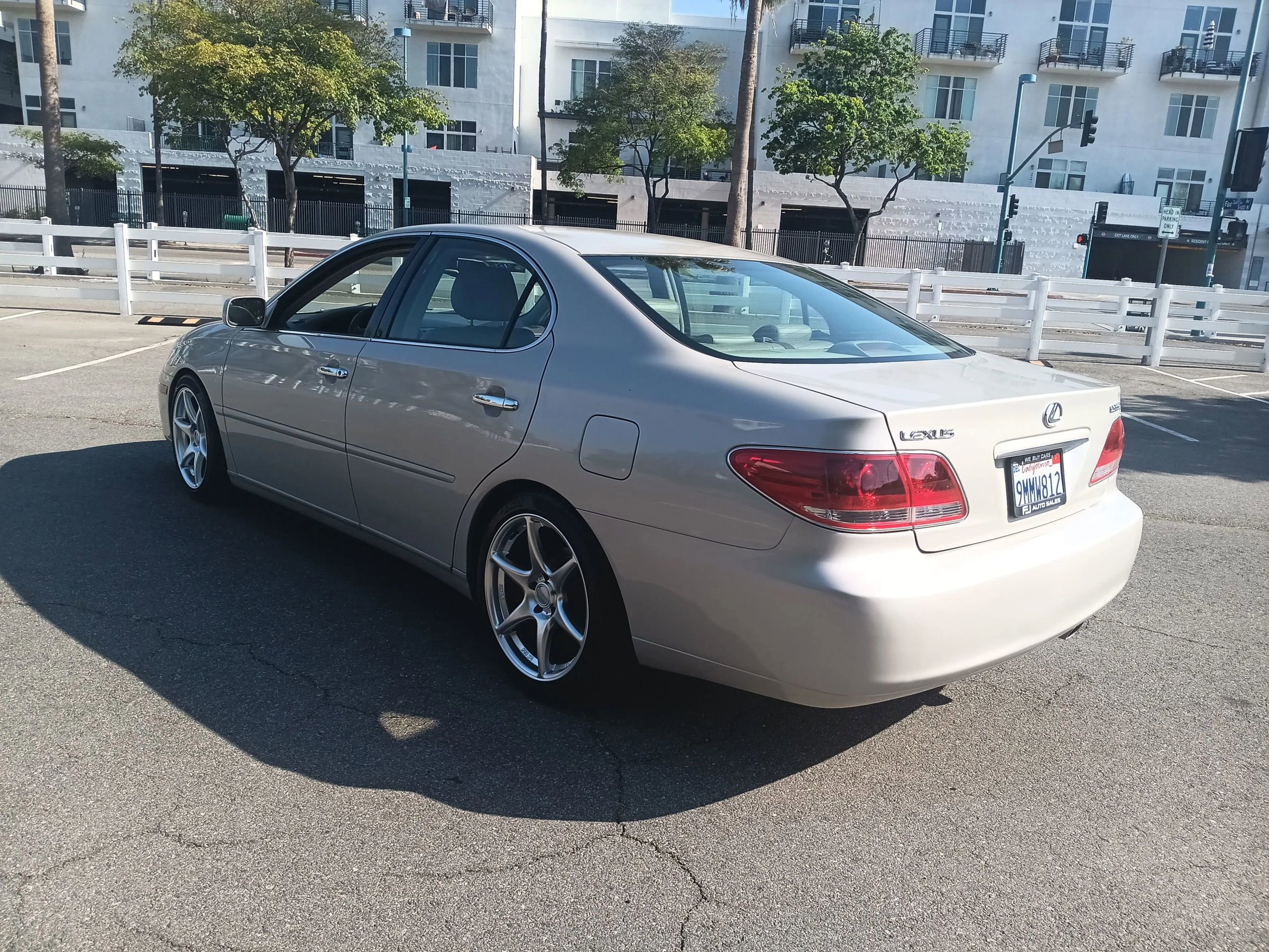 Used 2005 Lexus ES 330 FWD image 6