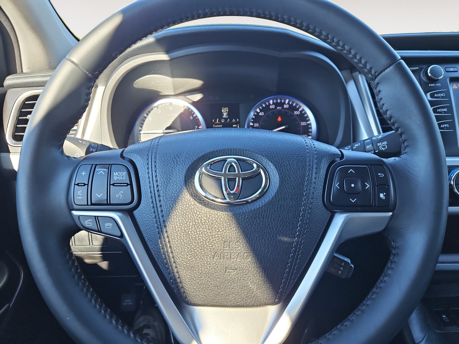 Used 2016 Toyota Highlander XLE AWD/4WD image 13