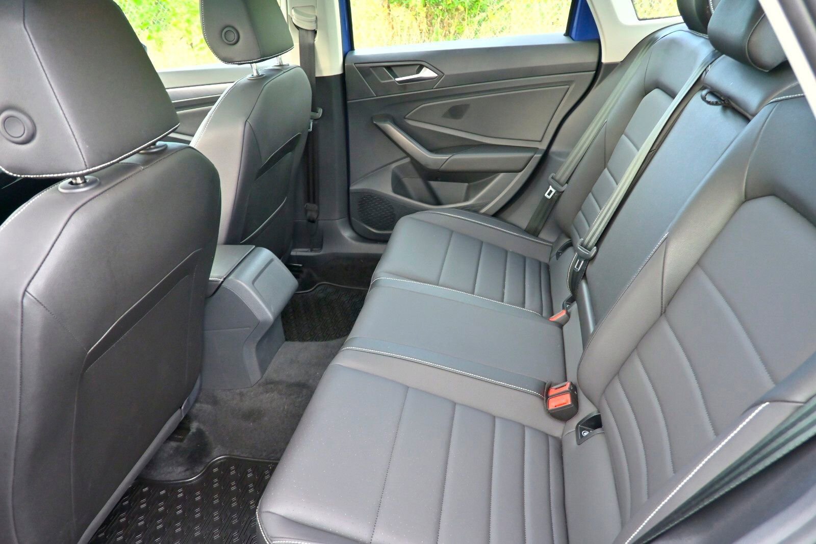 Used 2024 Volkswagen Jetta SE w/ Panoramic Sunroof Package image 18