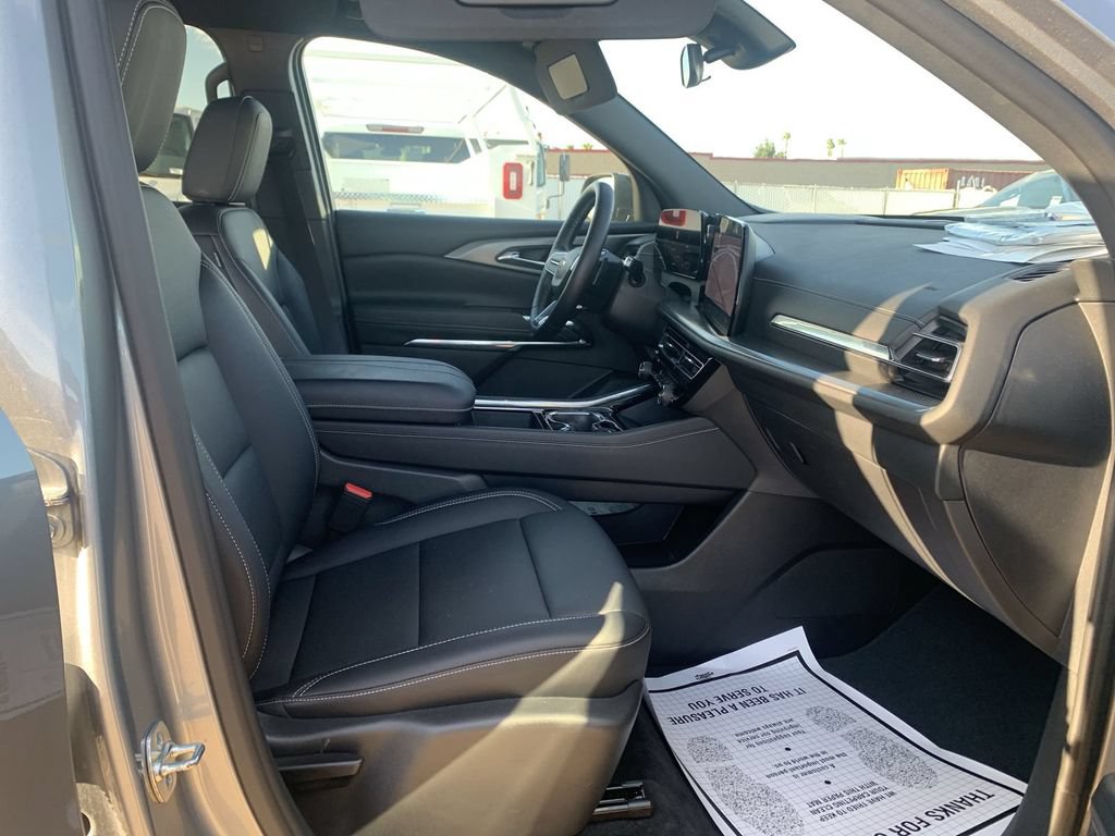 Certified 2026 Chevrolet Traverse LT FWD image 26