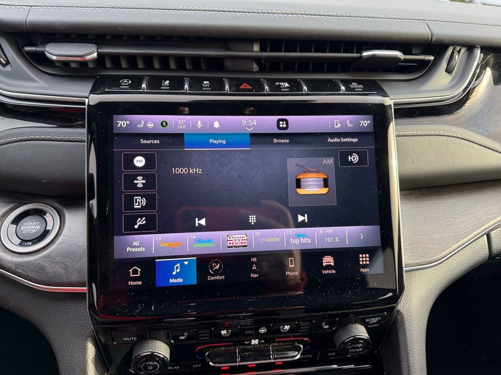 Used 2023 Jeep Grand Cherokee L Overland image 23