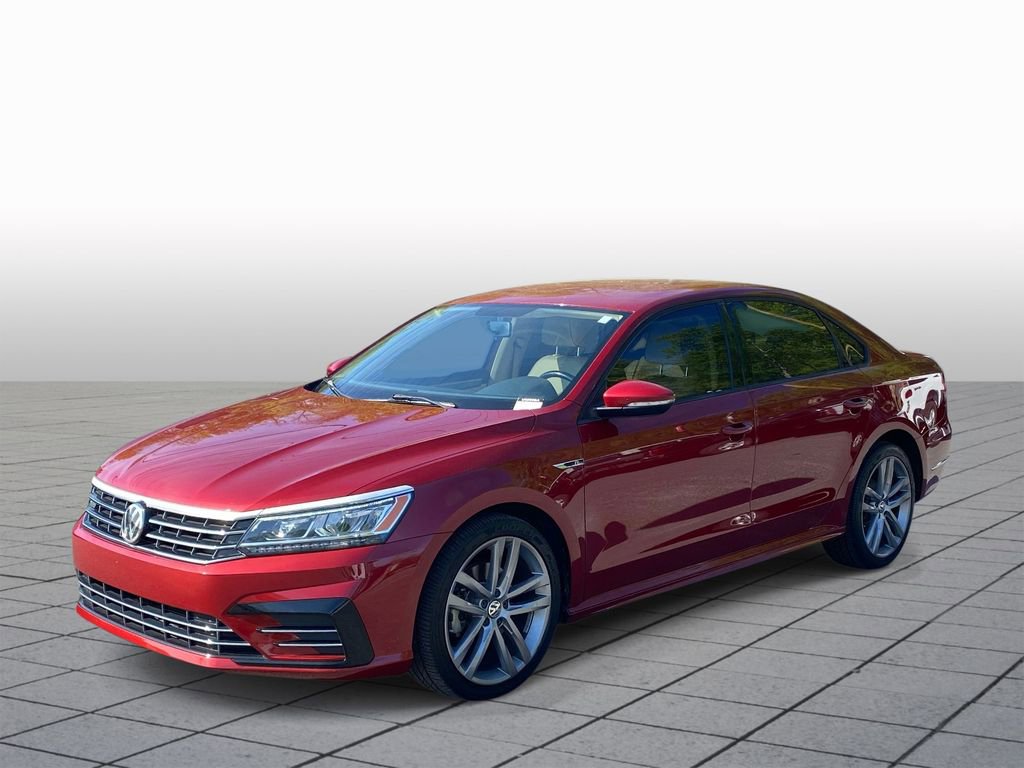 Used 2018 Volkswagen Passat 2.0T R-Line w/ R-Line Lighting Package image 3