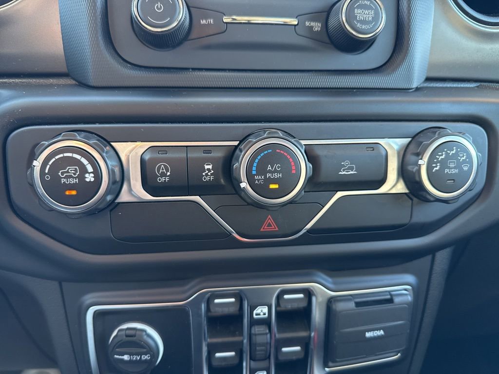 Used 2021 Jeep Gladiator Willys image 26