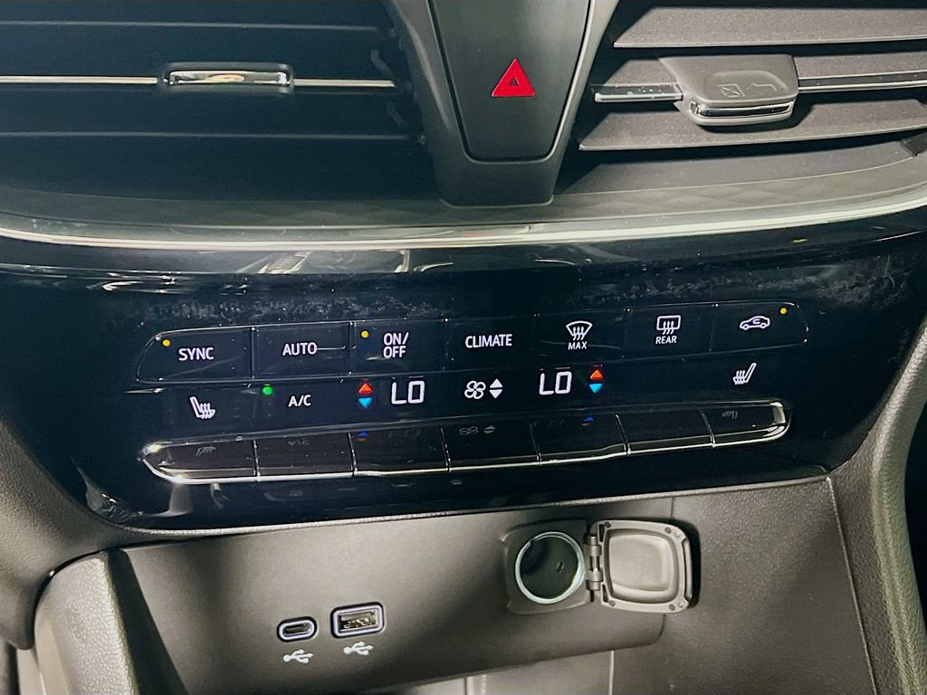 Used 2026 Buick Encore GX Avenir w/ Avenir Technology Package image 14