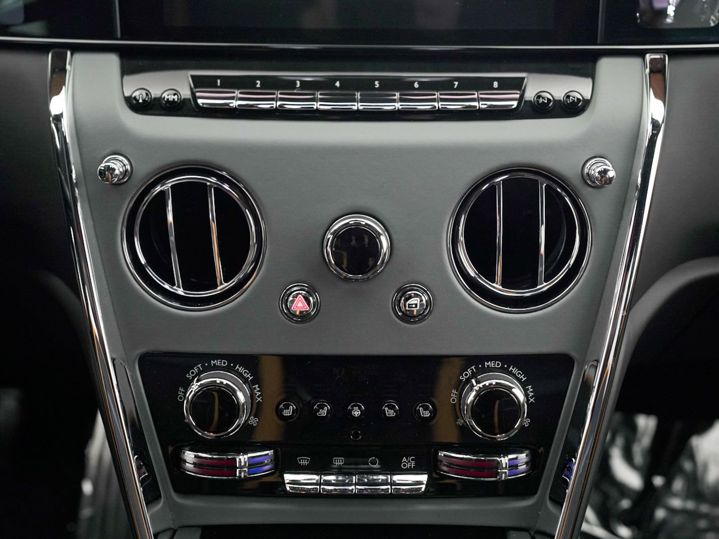New 2026 Rolls-Royce Cullinan image 26