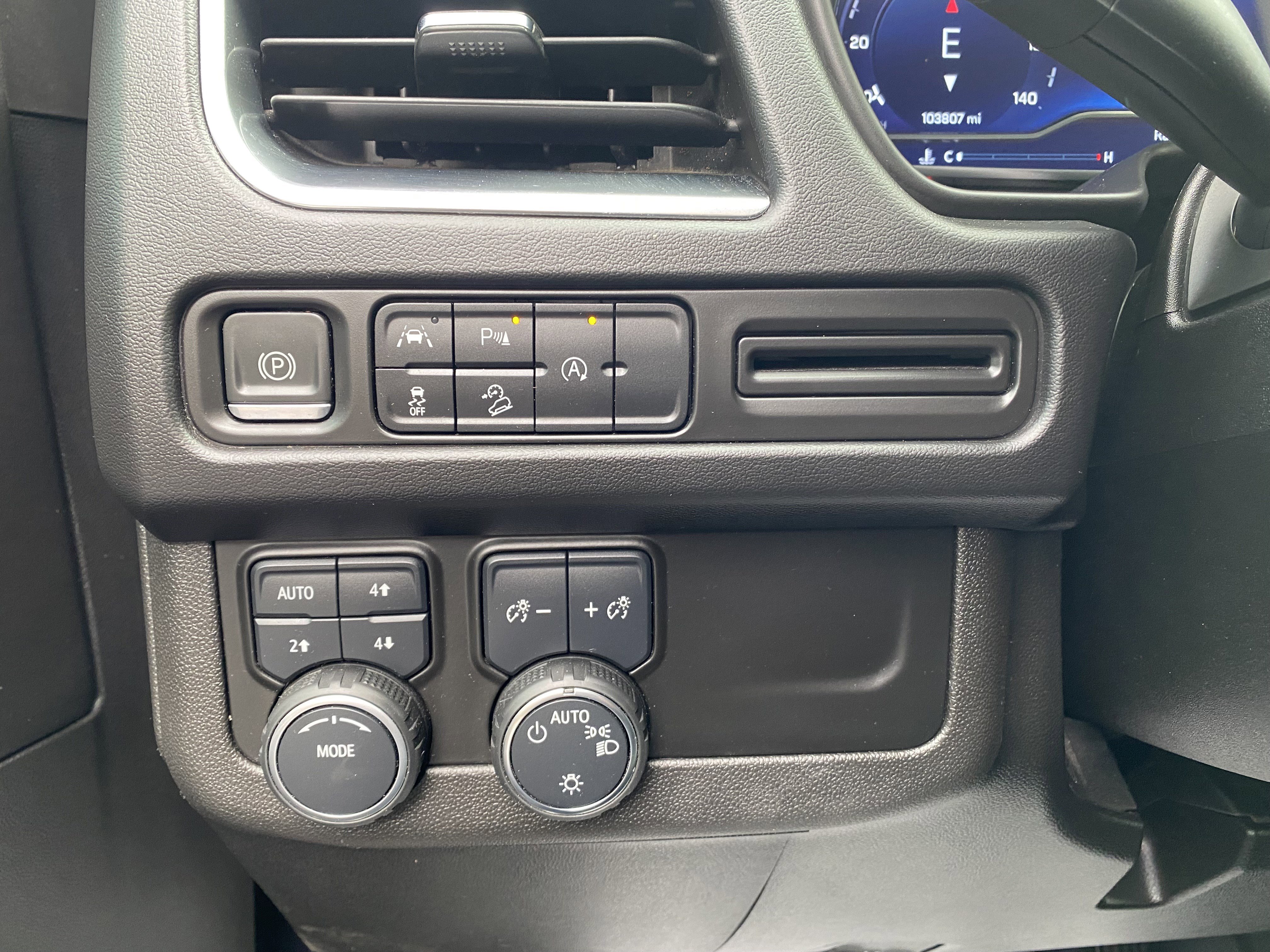 Used 2023 Chevrolet Suburban Z71 AWD/4WD image 19