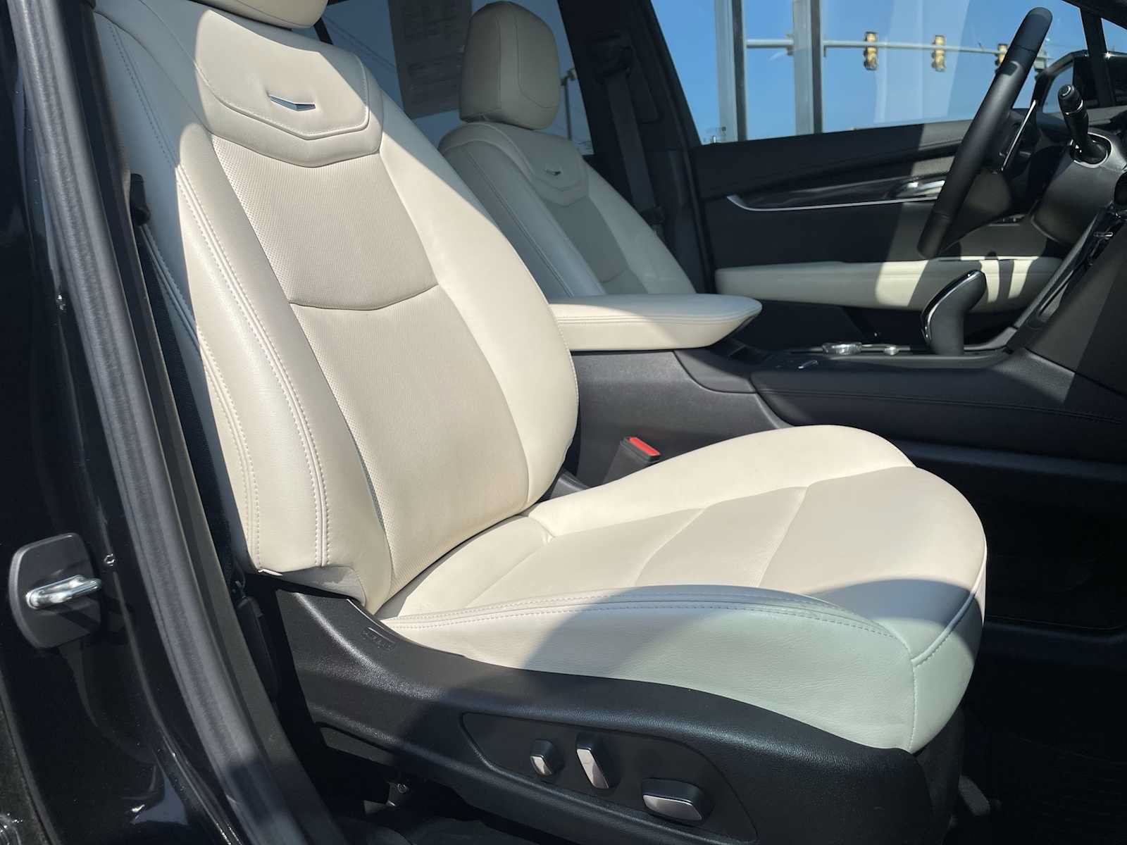 Certified 2023 Cadillac XT6 Sport w/ Technology Package AWD/4WD image 30