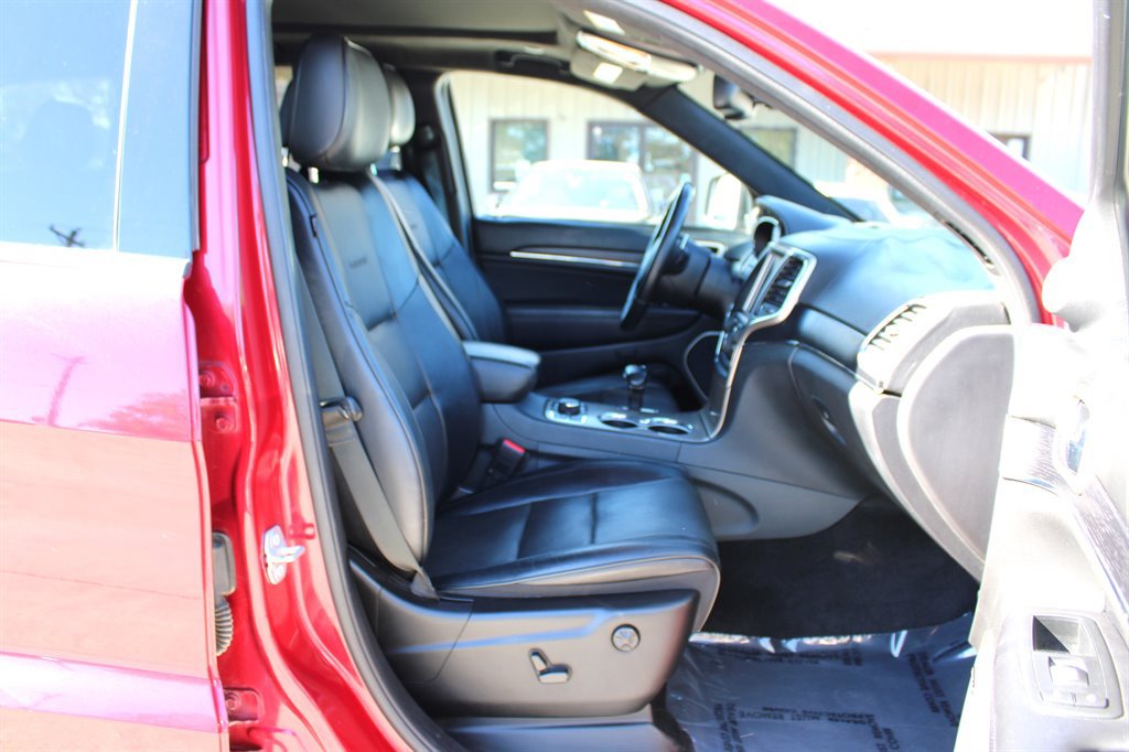 Used 2015 Jeep Grand Cherokee Summit w/ Platinum Series Group AWD/4WD image 18