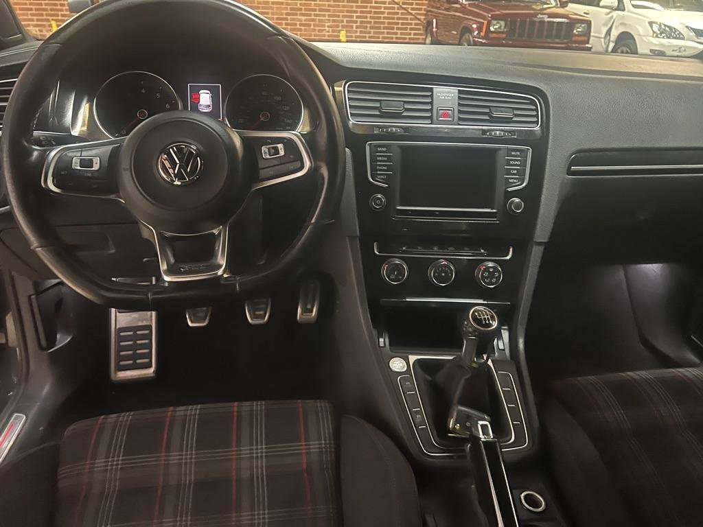 Used 2017 Volkswagen GTI S image 21