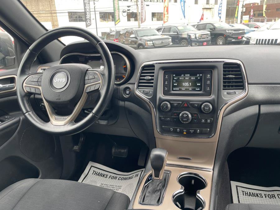 Used 2017 Jeep Grand Cherokee Laredo w/ Quick Order Package 23E AWD/4WD image 19